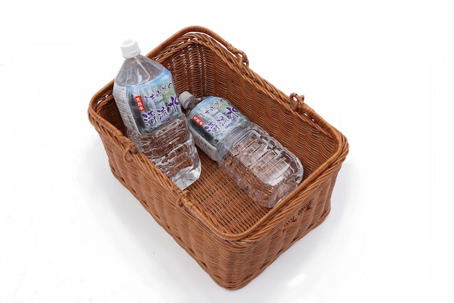 カゴに荷物